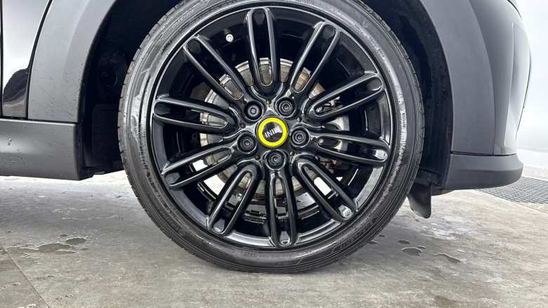 MINI Hatchback 135kW Cooper S Level 2 33kWh 3dr Auto Electric Hatchback